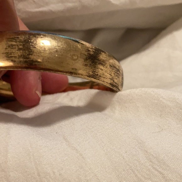 Gold plated hinged bangle. Some plating  loss. - Picture 4 of 6